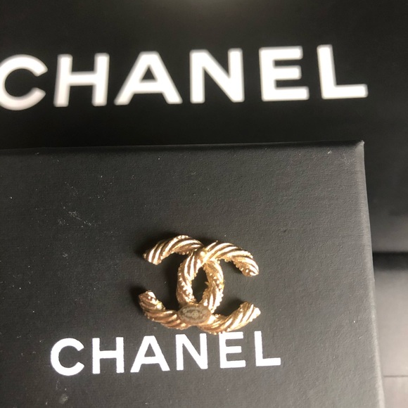Authentic Chanel earrings - Picture 3 of 3